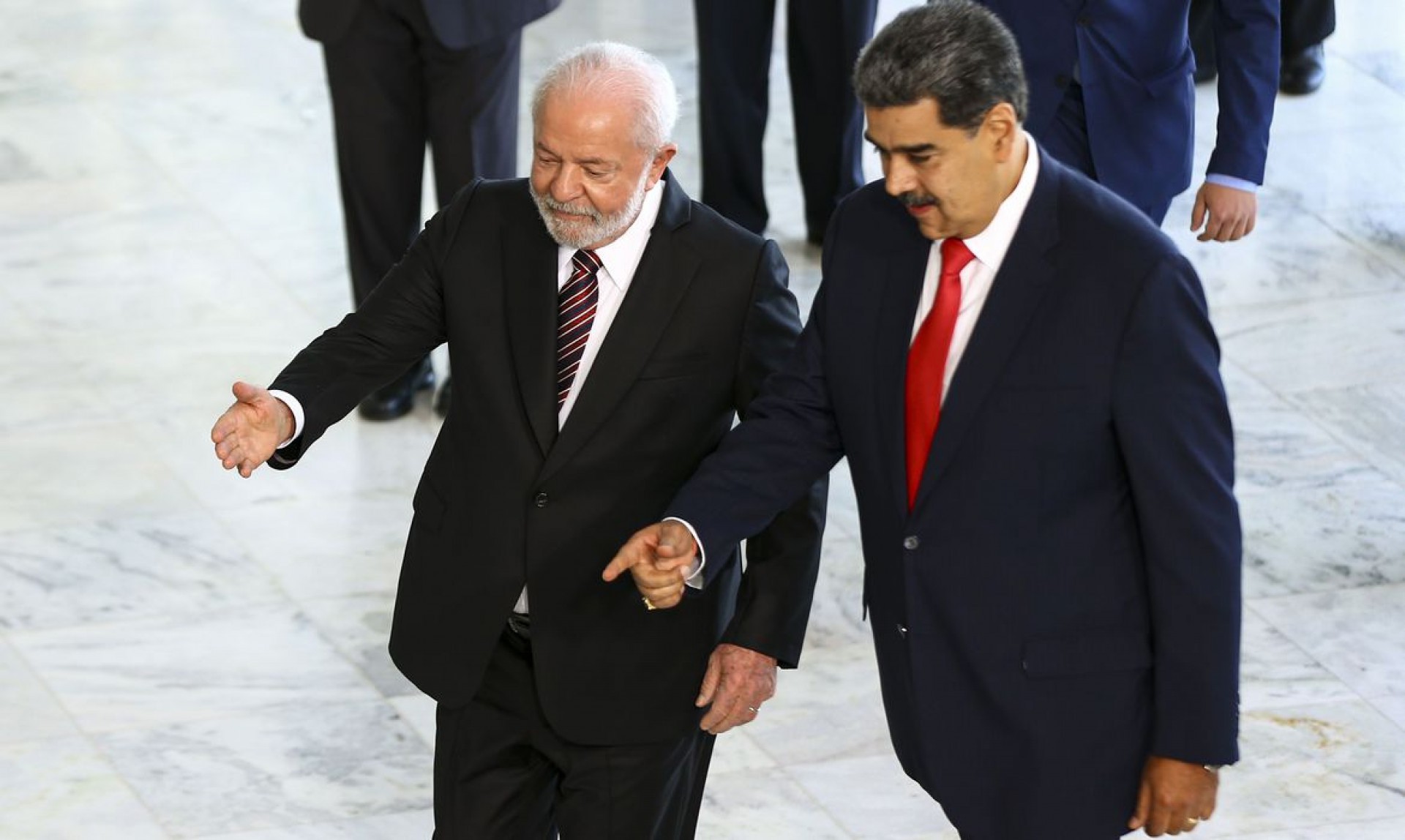 O presidente Luiz Inácio Lula da Silva recebe o presidente da Venezuela, Nicolás Maduro, no Palácio do Planalto (Foto: Marcelo Camargo/Agência Brasil)