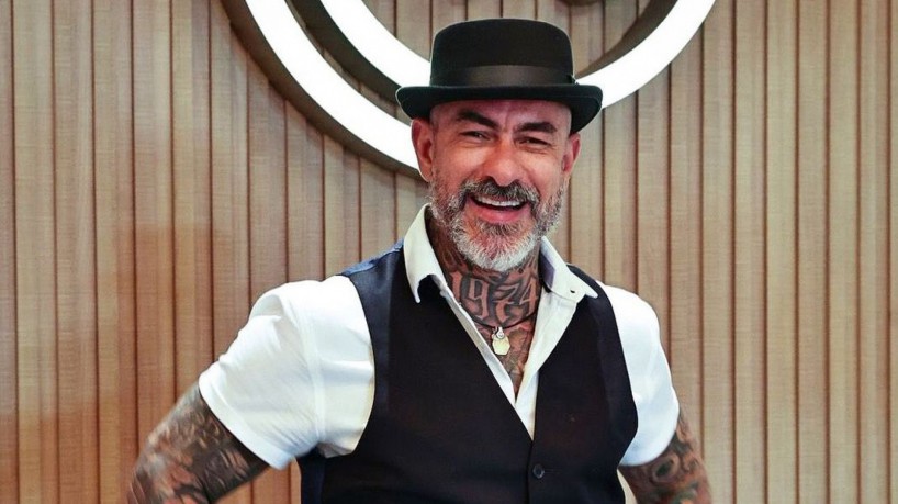 Henrique Fogaça irá retornar para o Masterchef Brasil; chef de cozinha esteve afastado do programa durante a temporada de 2023