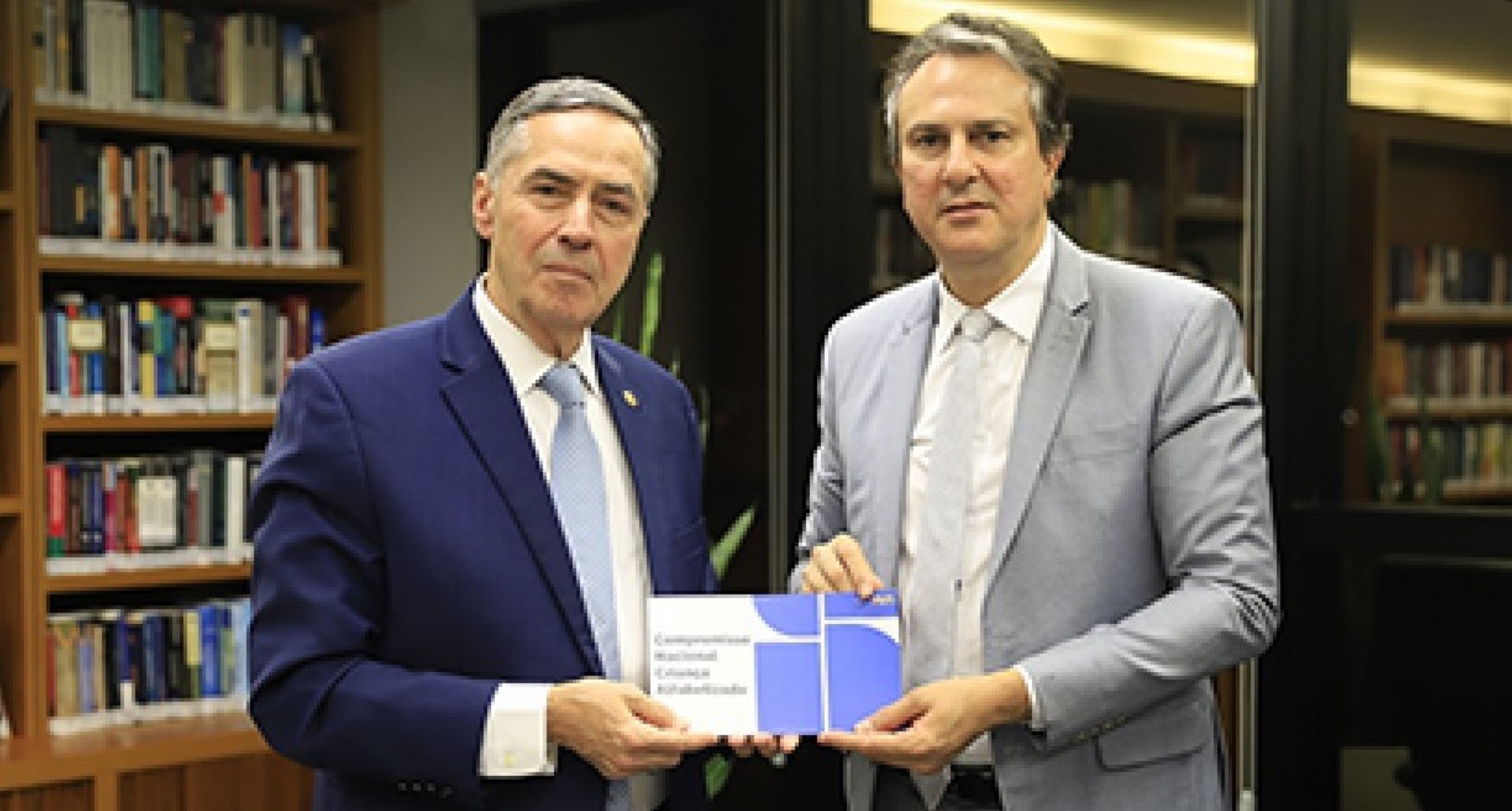 Luís Roberto Barroso conversa com Camilo Santana sobre Educação no Brasil (Foto: DIVULGAÇÃO)