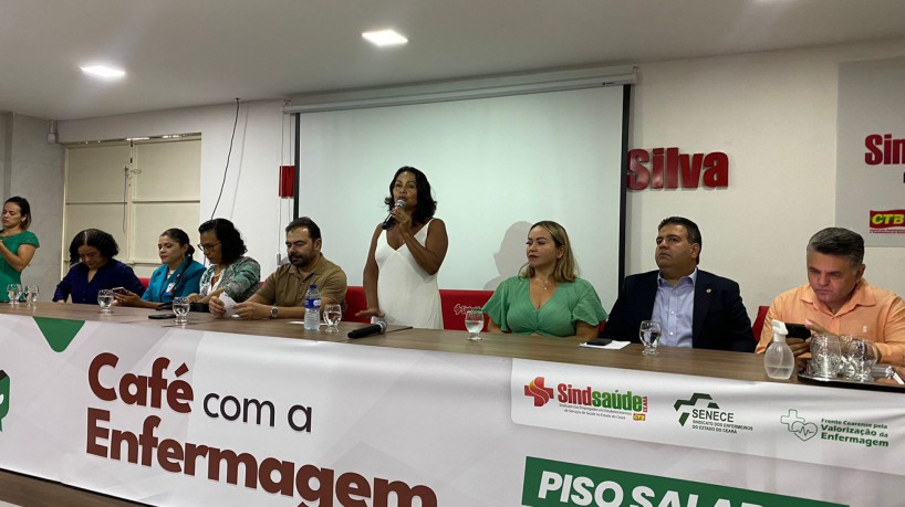 café da manhã da enfermagem com parlamentares federais e políticos cearenses