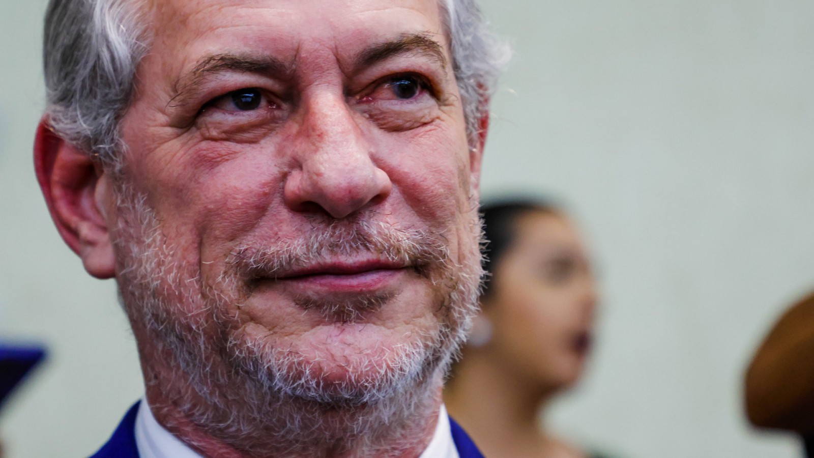 Ciro elogia RC critica Lula e anuncia que