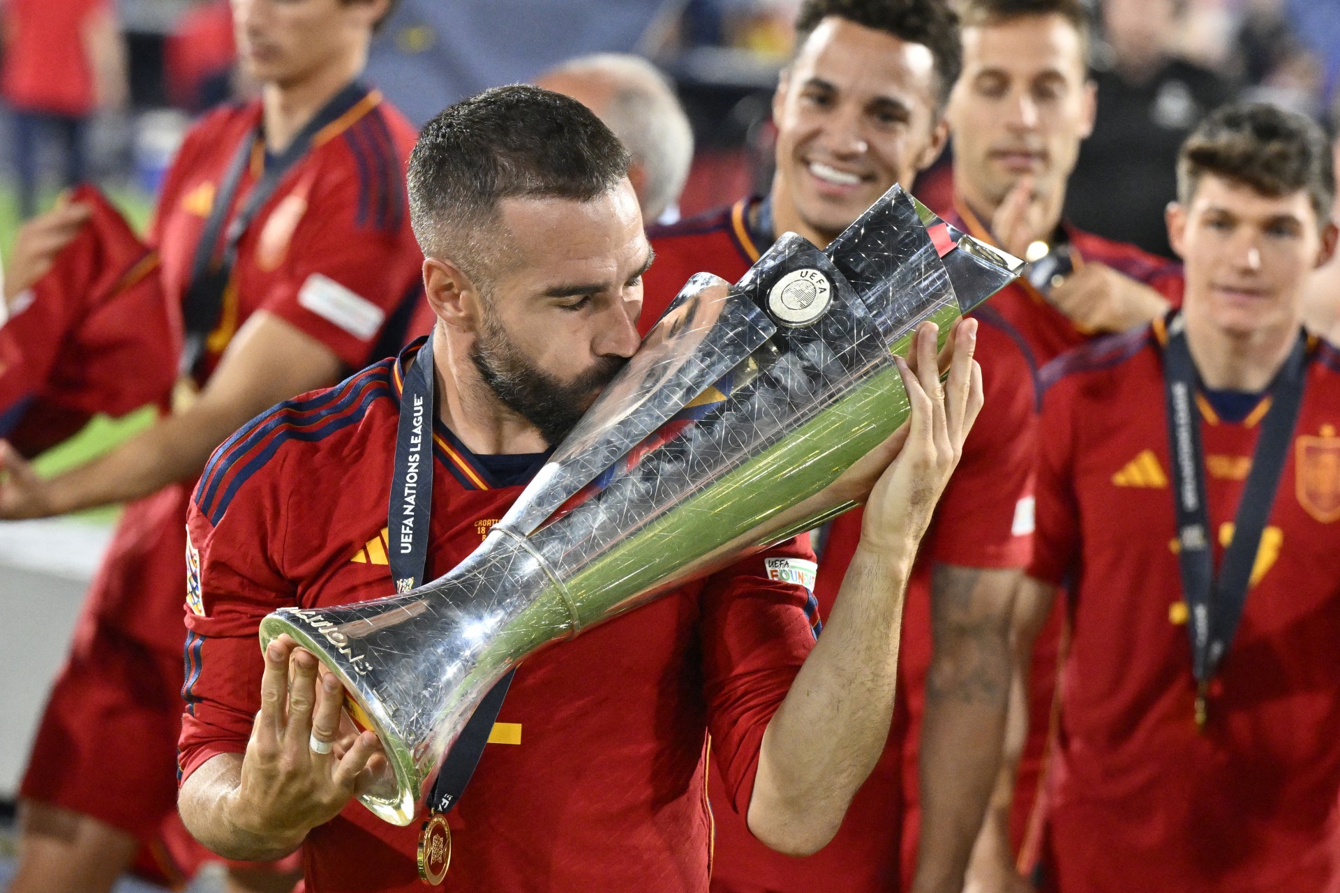 Jogadores da Espanha superam o cansaço para vencer a Liga das Nações contra  a Croácia