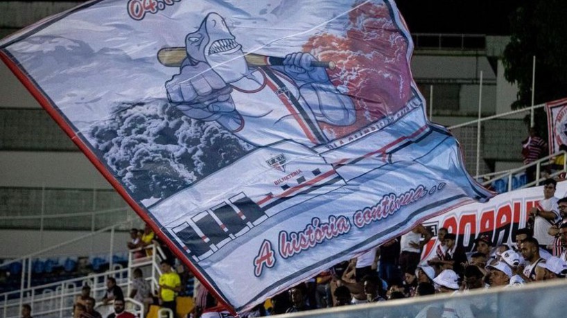 Torcida do Ferroviário na partida diante do Maranhão