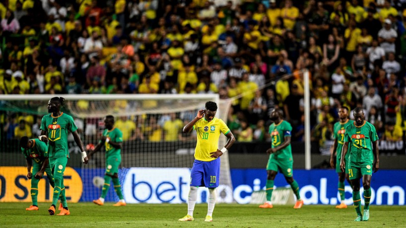 Vinícius Júnior se lamenta no amistoso Brasil x Senegal