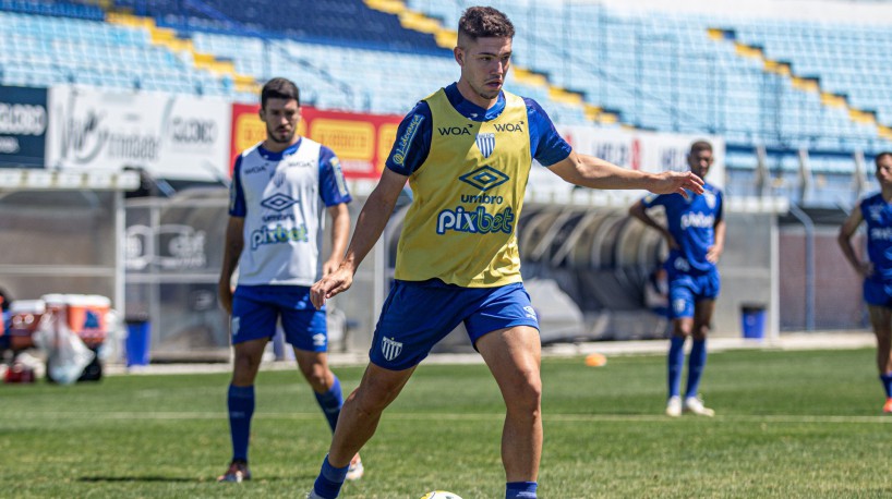 Atacante Bissoli em treino do Avaí na Ressacada, em Florianópolis