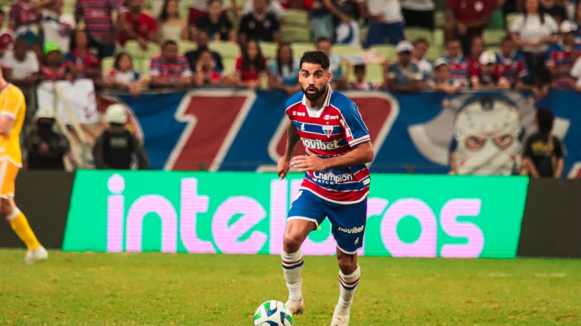 Zagueiro Brítez no jogo Fortaleza x Bahia, na Arena Castelão, pelo Campeonato Brasileiro Série A 2023