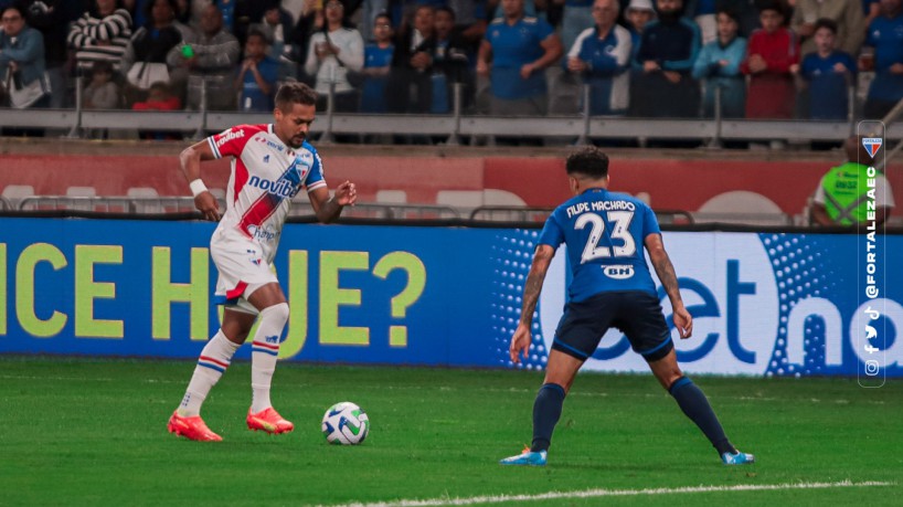 Lateral-esquerdo Bruno Pacheco, do Fortaleza, em partida contra o Cruzeiro