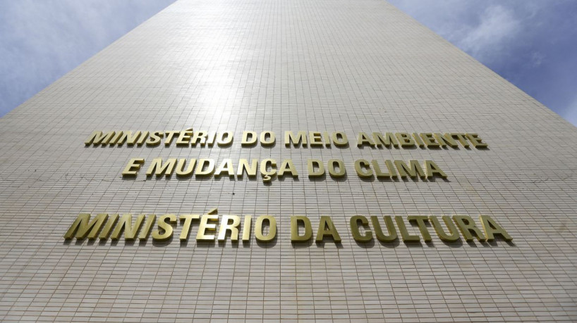 Fachada do ministério da Cultura e ministério do Meio Ambiente e Mudança do Clima