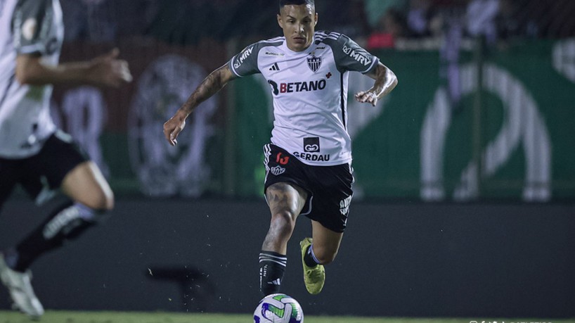 Lateral-esquerdo Guilherme Arana durante partida contra o Fluminense, pela Série A