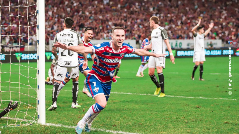 Fortaleza e Atlético-MG se enfrentaram neste sábado, 24, na Arena Castelão, pelo Brasileirão Série A. Na foto, Pochettino comemora primeiro gol do Tricolor. 