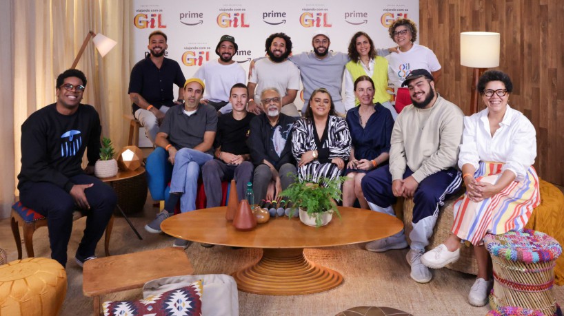 Parte da família Gil durante coletiva de imprensa da série 