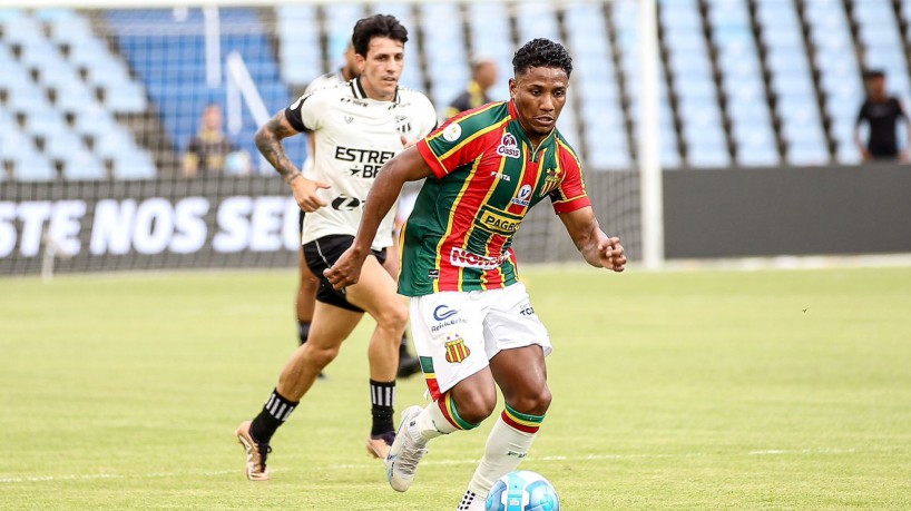 Sampaio Corrêa e Ceará se enfrentaram neste domingo, 25, pela Série B. 