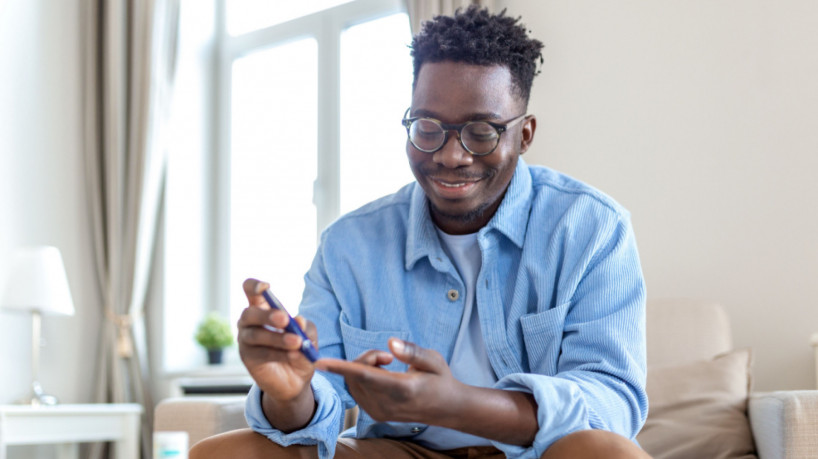 O diabetes nos homens pode alterar o nível de testosterona (Imagem: photoroyalty | ShutterStock)