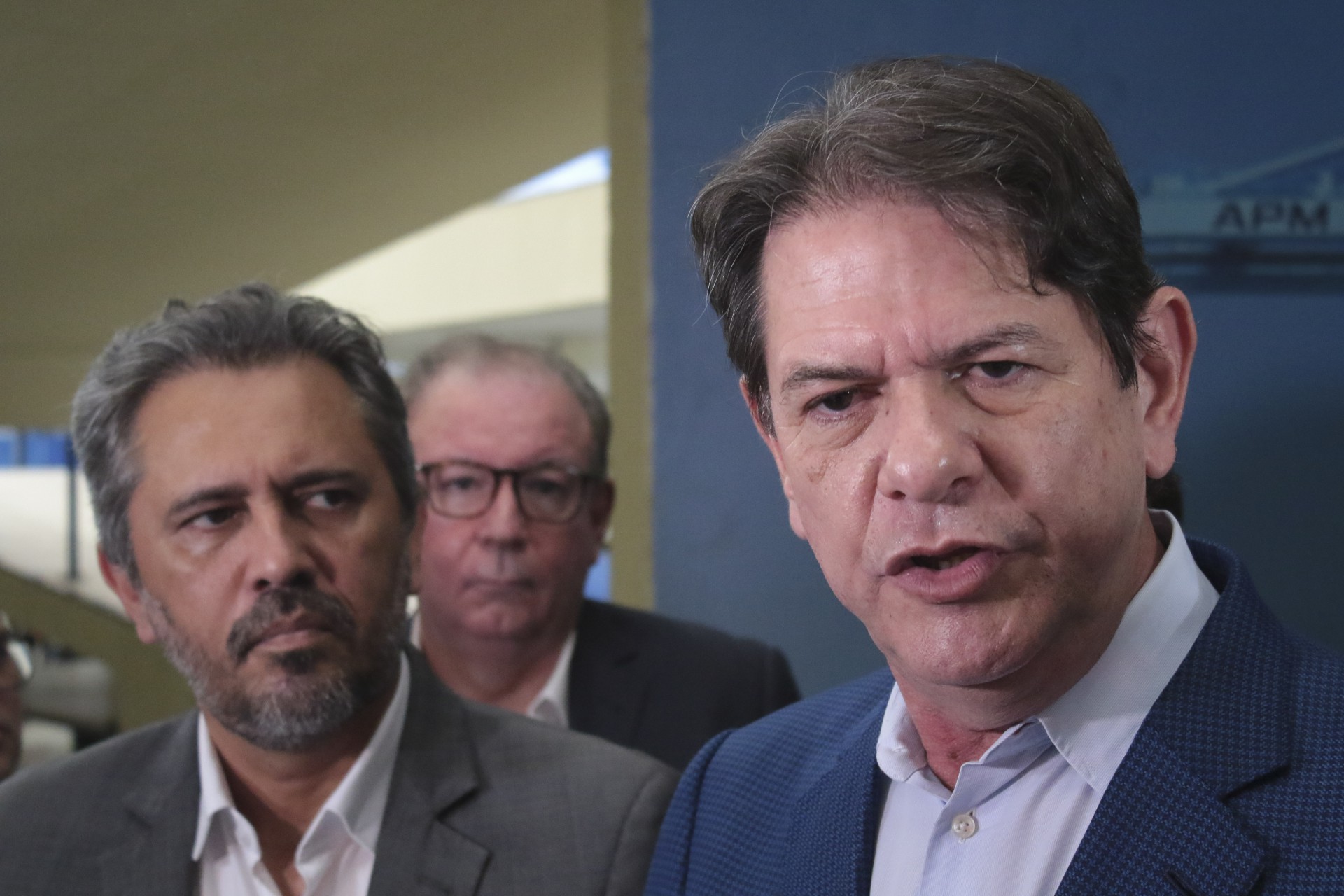 ￼CID Gomes sob olhar de Elmano de Freitas: rompimento confirmado aliados do senador (Foto: Samuel Setubal)