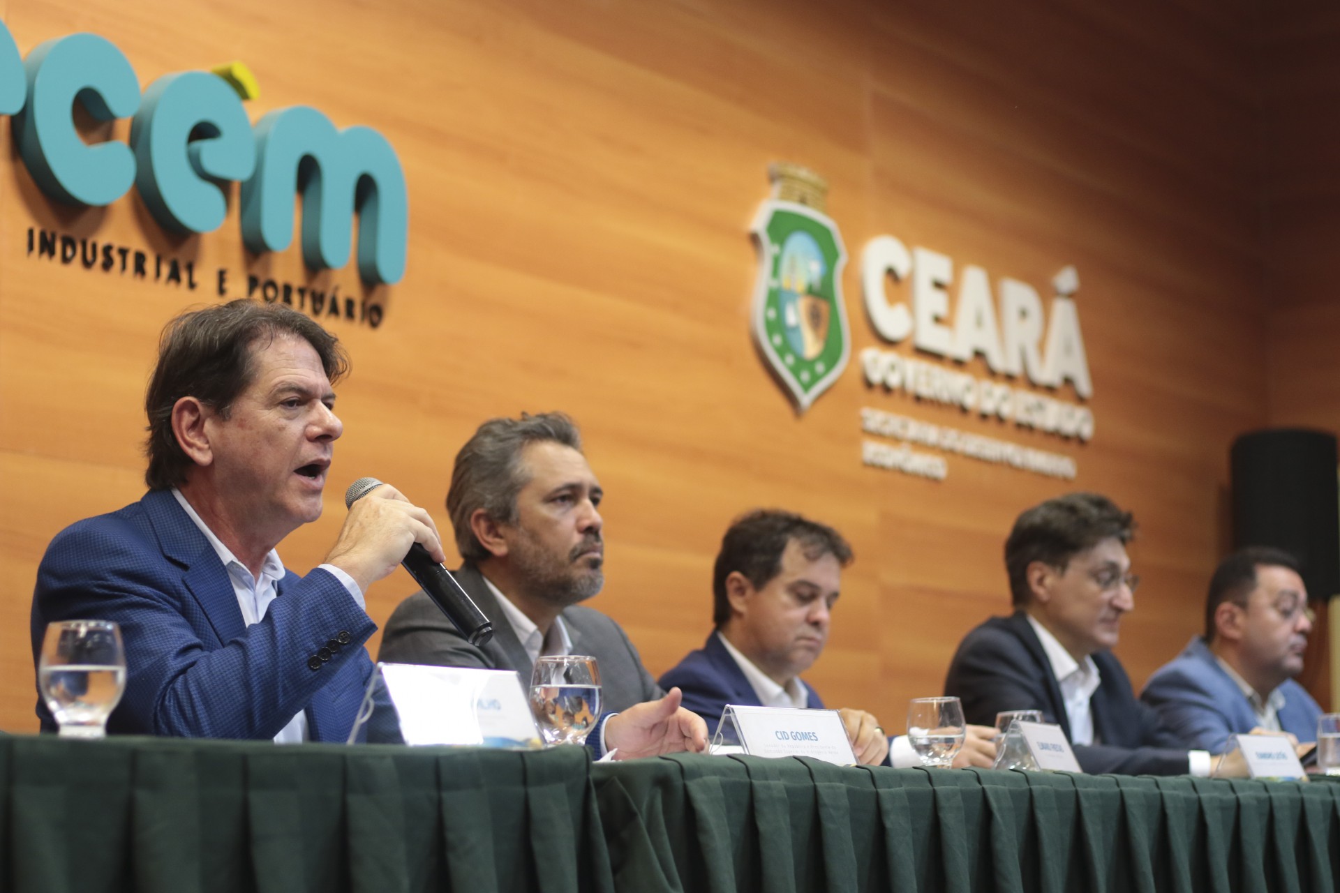 ￼SENADOR Cid Gomes defende prazo de até meio 
do ano que vem para ter regulação do h2v no País (Foto: Samuel Setubal)