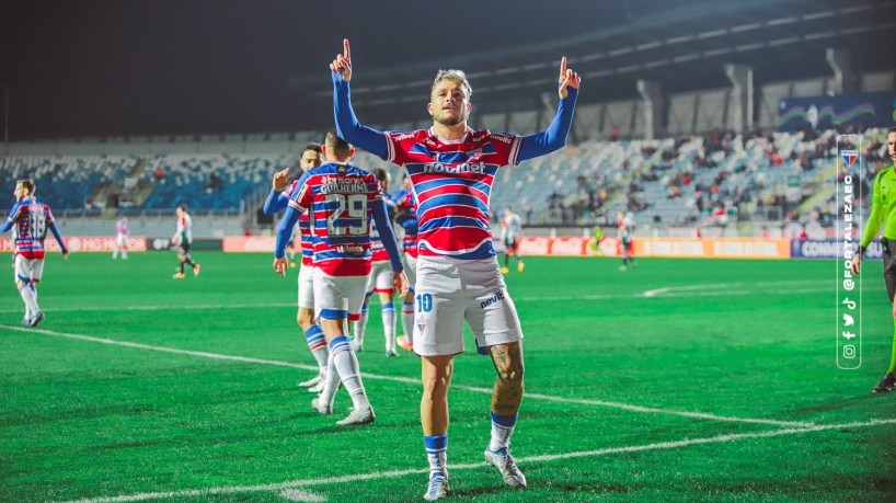 Lucas Crispim comemora gol diante do Palestino, pela Copa Sul-Americana 