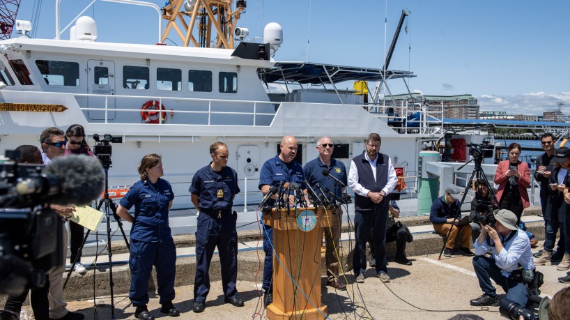 Supostos restos humanos foram encontrados entre os destroços do submarino Titan, informou a Guarda Costeira dos EUA