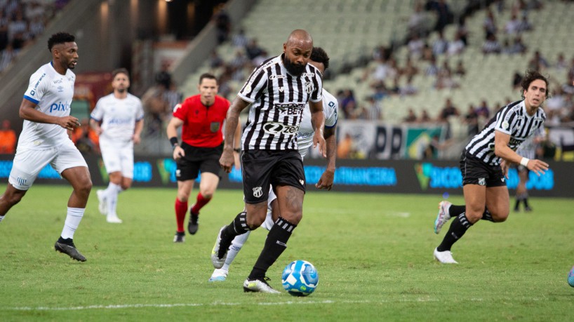 Meia Chay no jogo Ceará x Avaí, na Arena Castelão, pelo Campeonato Brasileiro Série B 2023