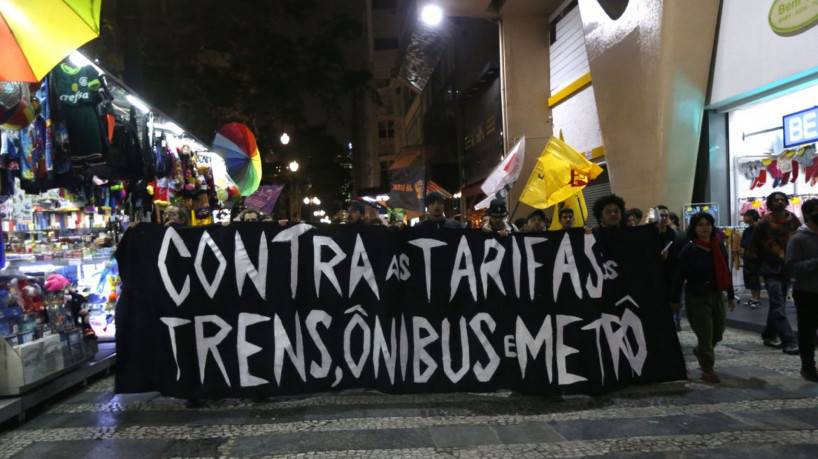 São Paulo (SP), 29.06.2023 - Ato contra tarifa de transporte público lembra atos de  2013. Manifestação no centro da cidade pela Tarifa Zero para o transporte público.  Foto Paulo Pinto/Agência Brasil