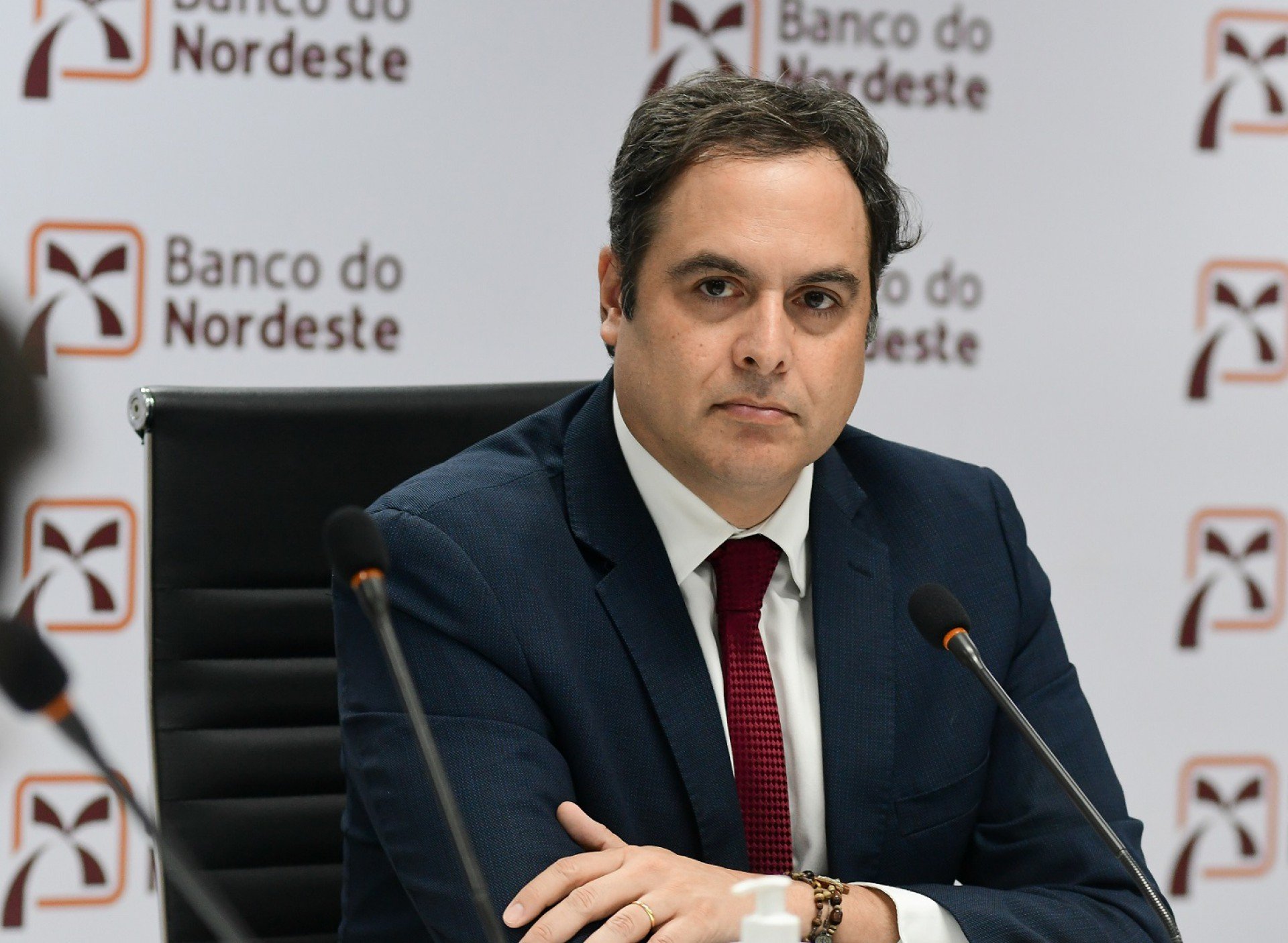 Paulo Câmara explica que 78% do que estava previsto no Fundo Constitucional de Financiamento do Nordeste (FNE) já foi aplicado (Foto: divulgação)