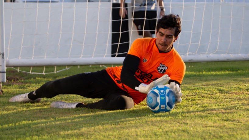 Recuperado de lesão, o goleiro Richard deve ser o titular do Ceará na ausência de Bruno Ferreira