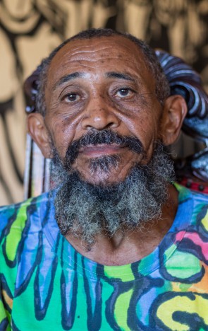 Nego Bispo é autor de vários livros e se tornou um tradutor do pensamento social que explica as raízes quilombolas brasileiras(Foto: FERNANDA BARROS)