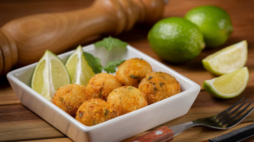 Bolinho de bacalhau (Imagem: WS-Studio | Shutterstock)