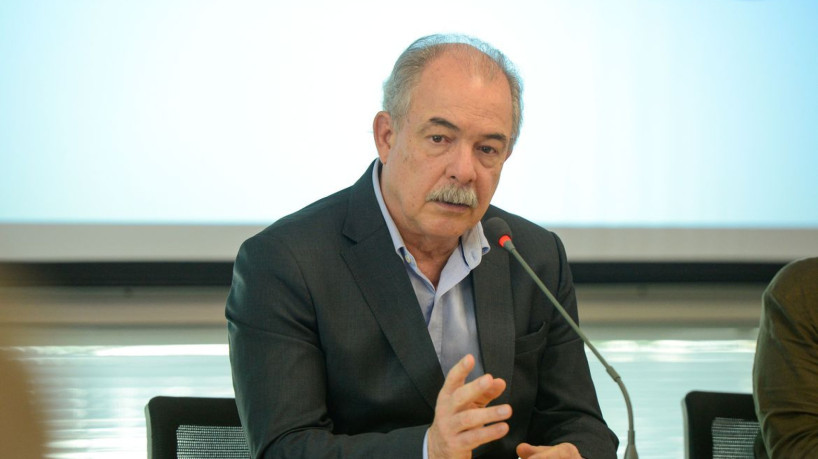 Rio de Janeiro (RJ), 02/06/2023 – O presidente do Banco Nacional de Desenvolvimento Econômico e Social (BNDES), Aloizio Mercadante durante entrevista coletiva no edifício-sede do BNDES, no Rio de Janeiro. Foto: Tomaz Silva/Agência Brasil