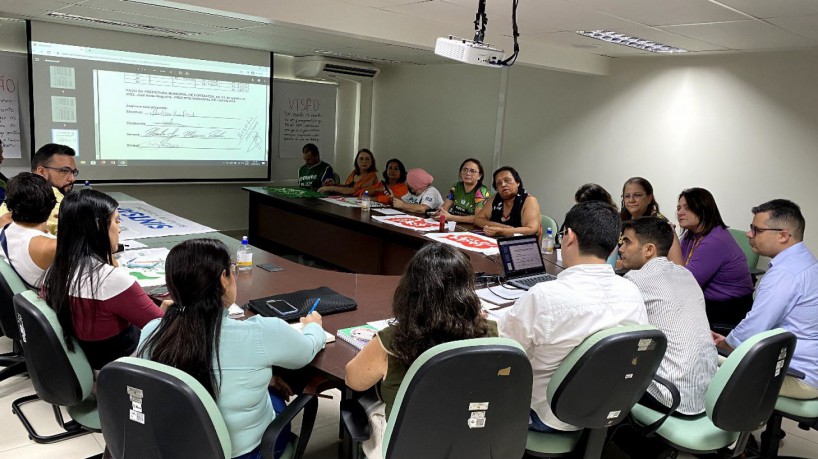 ￼ REUNIÃO foi marcada para 
debater o piso da enfermagem