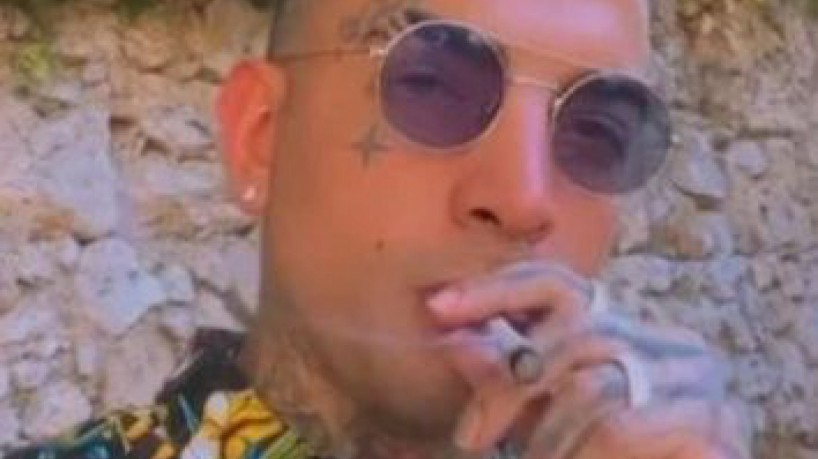 MC Guimê surge com cigarro derivado de maconha em vídeo nas redes sociais
