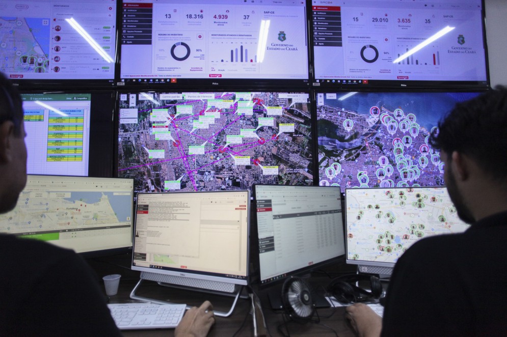 Monitoramento em tempo real reforça as medidas protetivas da tornozeleira eletrônica e georreferenciamento. Na imagem, a sede da Central de Monitoramento (Foto: FÁBIO LIMA)