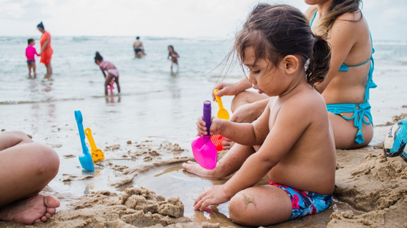 Período de férias escolares atrai muitas famílias para a Praia do Futuro