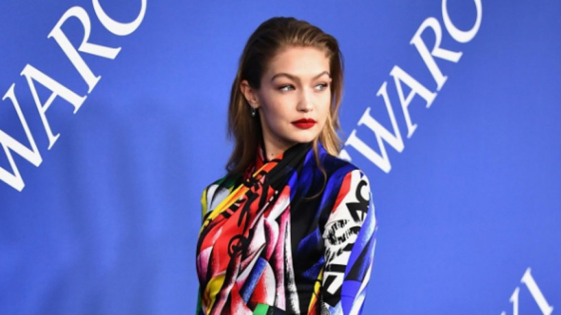 A modelo Gigi Hadid foi presa por porte de maconha nesta terça-feira, 18