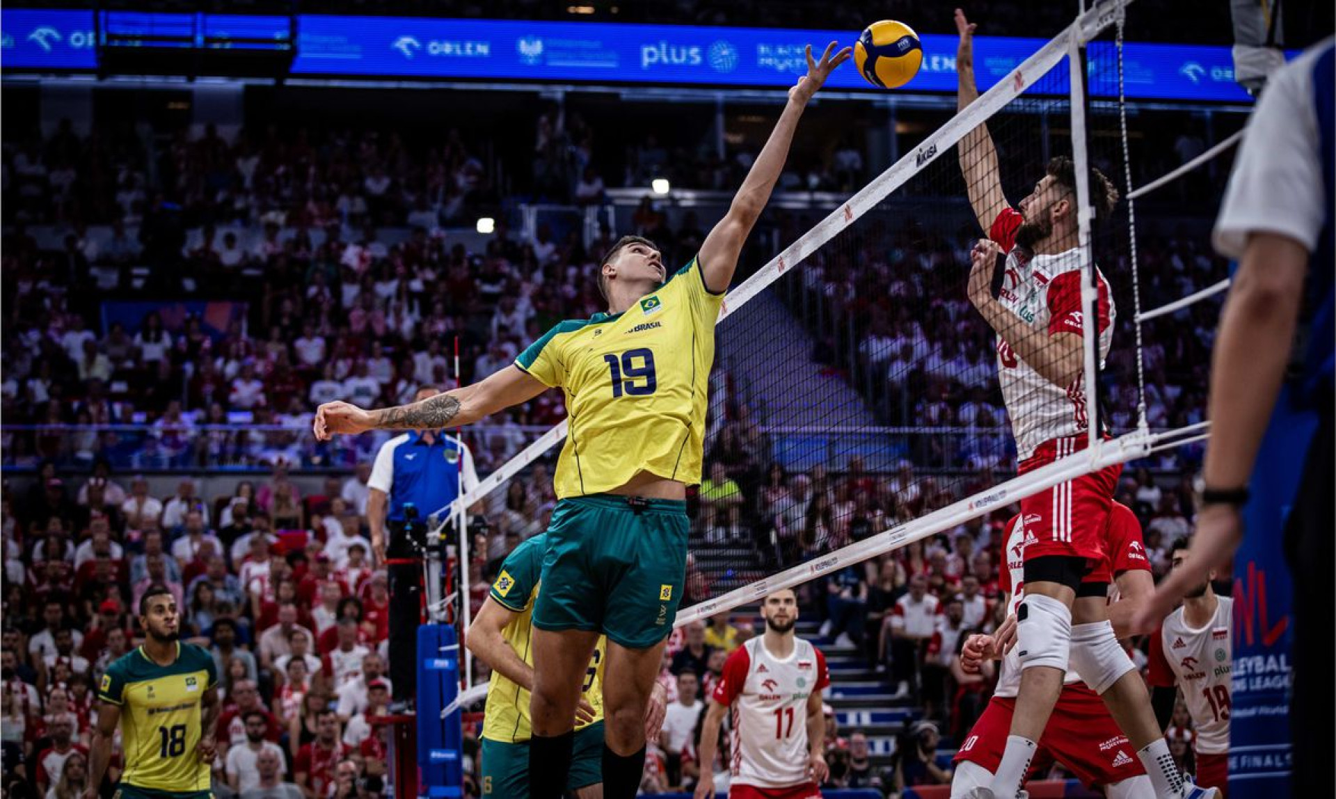 Liga das Nações de Vôlei Masculino 2023: Brasil derrota China e