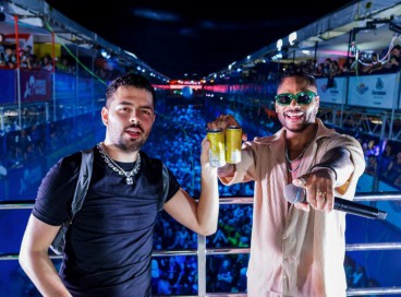 Beats levou o DJ e produtor Pedro Sampaio para estrear no Corredor da Folia  