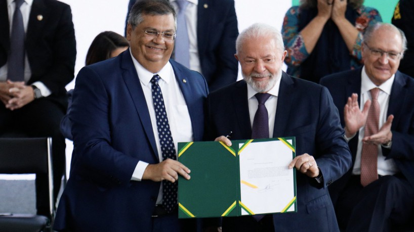 Lula defendeu Flávio Dino de acusações de encontro com "dama do tráfico"