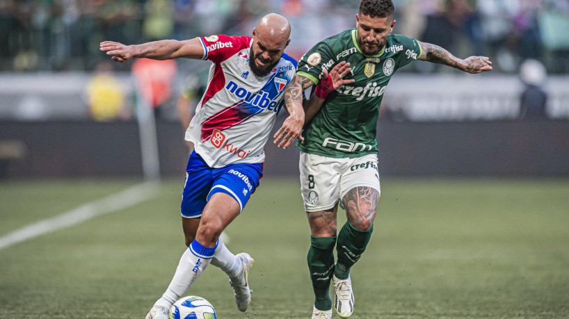 Zé Welison (esquerda) e 
Zé Rafael durante jogo entre Palmeiras e Fortaleza