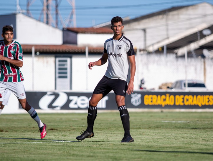 Yago Lincoln, zagueiro do Ceará, contra o Fluminense pelo Campeonato Brasileiro Sub-20 