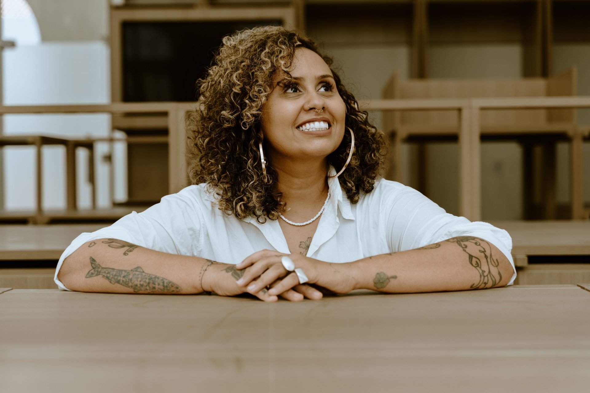 FORTALEZA-CE, BRASIL, 21-07-2023:. dia 25 de julho, é celebrado o Dia da Mulher Negra Latino-Americana e Caribenha. Marian Araújo, chefe do Mercado Alimenta-CE,foi entrevstada  e contou sua trajetória de vida pessoal e profissional.  (Foto: Júlio Caesar/O Povo) (Foto: JÚLIO CAESAR)