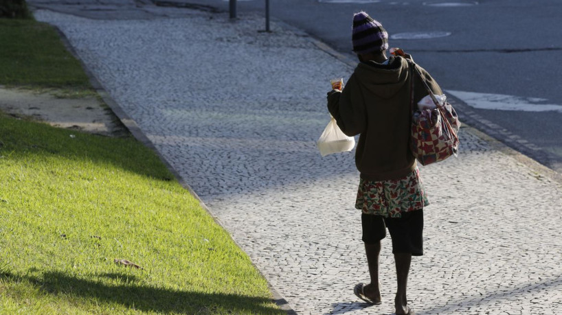 Rio de Janeiro - População vulnerável em situação de rua durante período de frio intenso no centro da cidade.  (Fernando Frazão/Agência Brasil)