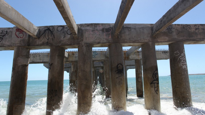 Ponte dos Ingleses, conhecida também como Ponte Metálica, na Praia de Iracema