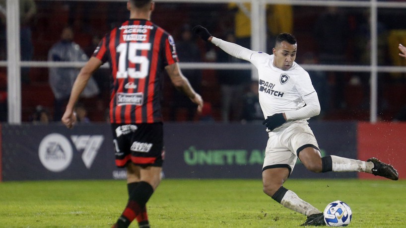 Breno, do Botafogo, em atuação pela Copa Sul-Americana contra o Patronato-ARG