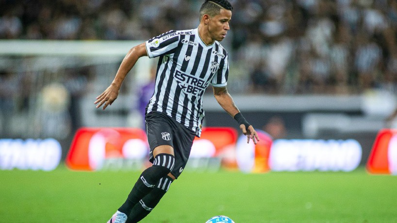 Erick, atacante do Ceará, durante partida contra o Ituano, pela Série B