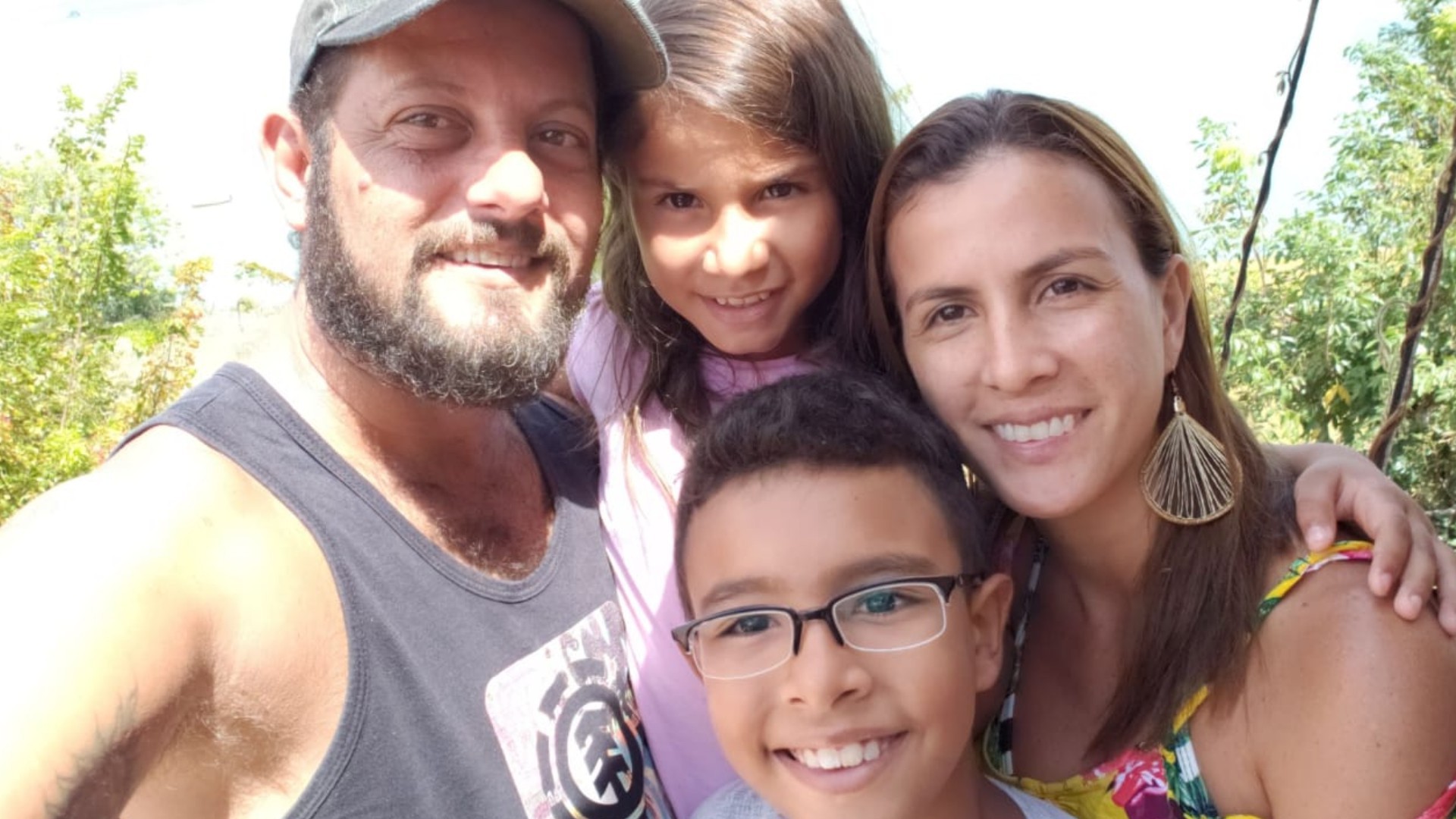 Thor e Karla, pais de Ana Melissa, de 12 anos e Murilo, 14 anos, vão viajar em um motorhome 