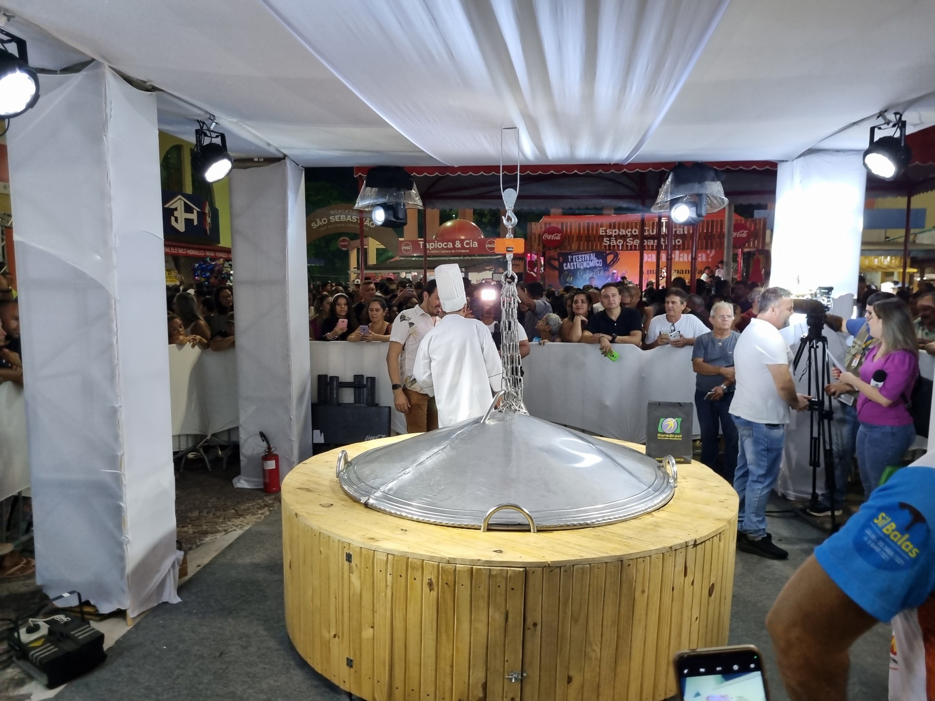 Mercado São Sebastião alcança novo recorde gastronômico com a maior panelada do mundo pesando 566kg