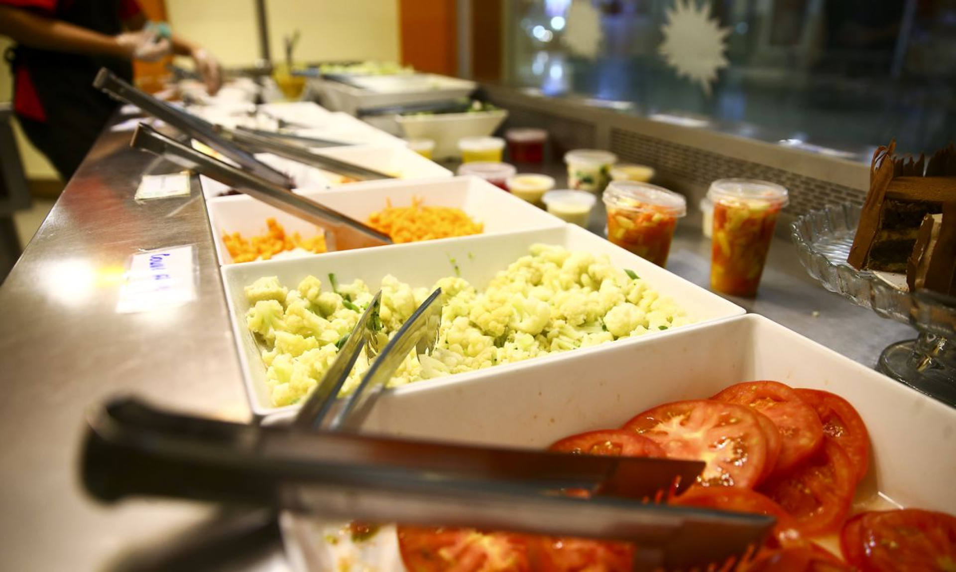 ￼BENEFÍCIOS de alimentação têm sido pressionados pela inflação e rendido por menos dias aos trabalhadores (Foto: Marcelo Camargo/Agência Brasil)