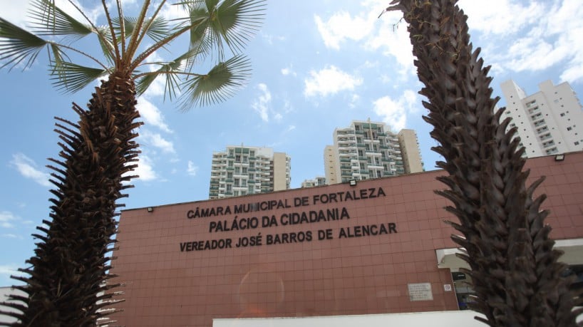 FORTALEZA, CEARÁ, BRASIL, 01.08.2023: Fachada da Câmara. Retorno do segundo período do ano na Câmara municipal de Fortaleza.