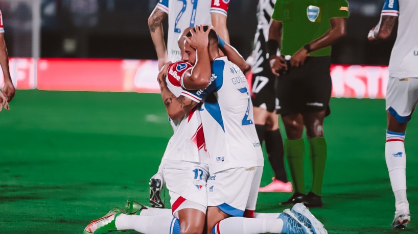 Zé Welison, do Fortaleza, comemora gol diante do Libertad pela Copa Sul-Americana