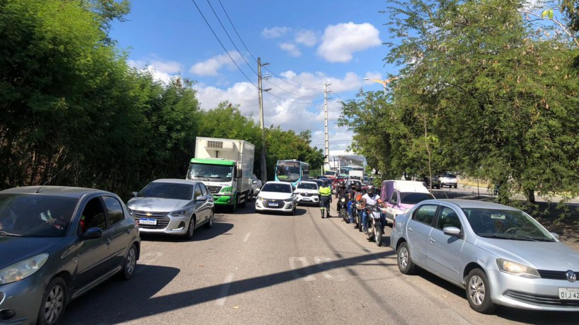 A vítima teve ferimentos leves e já foi socorrida pelo Samu