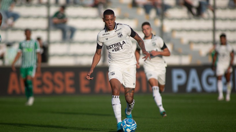 Hygor em atuação pelo Ceará na Série B do Campeonato Brasileiro